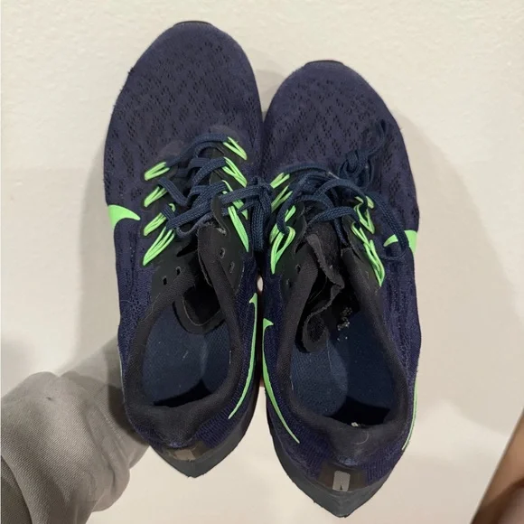 Nike Men's Black and Neon Green Seahawks Athletic Shoes size 8 - Picture 3 of 6